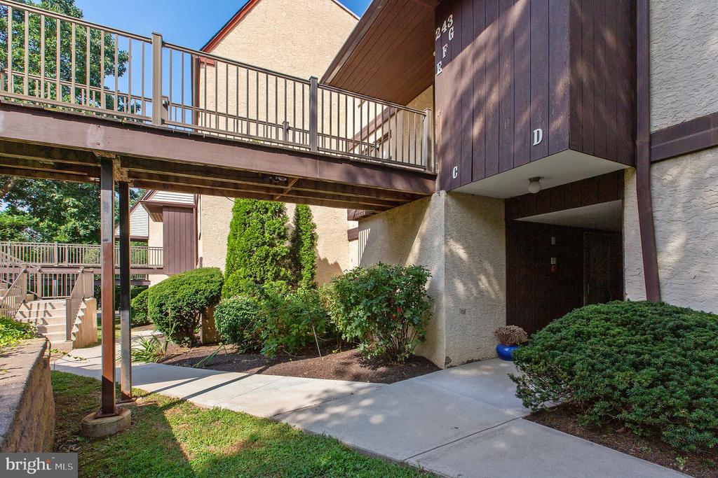 Welcome to Green Tree Run, a wooded community in historic + verdant Roxborough! Close proximity to Manayunk, Chestnut Hill, Fairmount Park, Center City, Conshohocken, and King of Prussia. Just a short distance to Main Street in Manayunk, Ridge Avenue Business District in Roxborough, and the Ivy Ridge Train Station; as well as many convenient bus routes along Ridge Ave. This unit has been updated and well taken care of, and comes with the following: 1 spacious bedroom, extra-room/den/home-office, open floor plan, hardwood floors, updated kitchen, updated bathroom, washer/dryer, and a private patio with scenic surroundings. The open kitchen features stainless steel appliances and ample counter + cabinet space. Amenities at Green Tree Run are maintained by the monthly condo fee and include two pools (indoor + outdoor), locker rooms, fitness room, sauna, game room, and more; gas + water usage is covered under the monthly condo fee as well! You can choose to walk, bike, use public transit, or drive on a daily basis. This ideal + convenient location also allows you to walk, run, and bike on the Manayunk Tow Path, Schuylkill River Trail, or directly into the lush green trails of the Wissahickon Valley, just minutes from your front door. 243 C Shawmont Ave provides a charming, historic, Main Street lifestyle, with convenient access to Philadelphia's great restaurants, shops, and recreation!