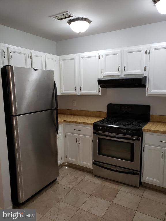 ONE MONTH FREE!!  (2yr lease required) Welcome to Fairmount! This condo home has garage parking that offers the convenience and amenities of city living with all the nature and beauty of Fairmount Park just steps away. The first floor offers the perfect combination of beauty and functionality, with a light-filled living space, coat closet, powder room, hardwood floors, and garage! The recently updated kitchen features a gas stove and stainless steel appliances! Upstairs are two bedrooms with ample closet space, and a bathroom. The courtyard is spacious and has a beautiful garden space. The newly added back deck off the second floor is perfect for light or soaking up the sun.   This beautiful condo is within walking distance to Fairmount Park, the Schuylkill River Trail, Philadelphia Zoo, Fairmount & Girard Ave business districts, shops, restaurants, bars, & much more!
