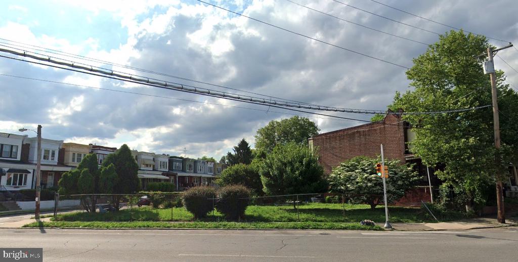Calling all DEVELOPERS, here is your opportunity to purchase a 3800+ sf corner lot in West Oak Lane. Great development opportunity to build as is or seek a variance to build more units.