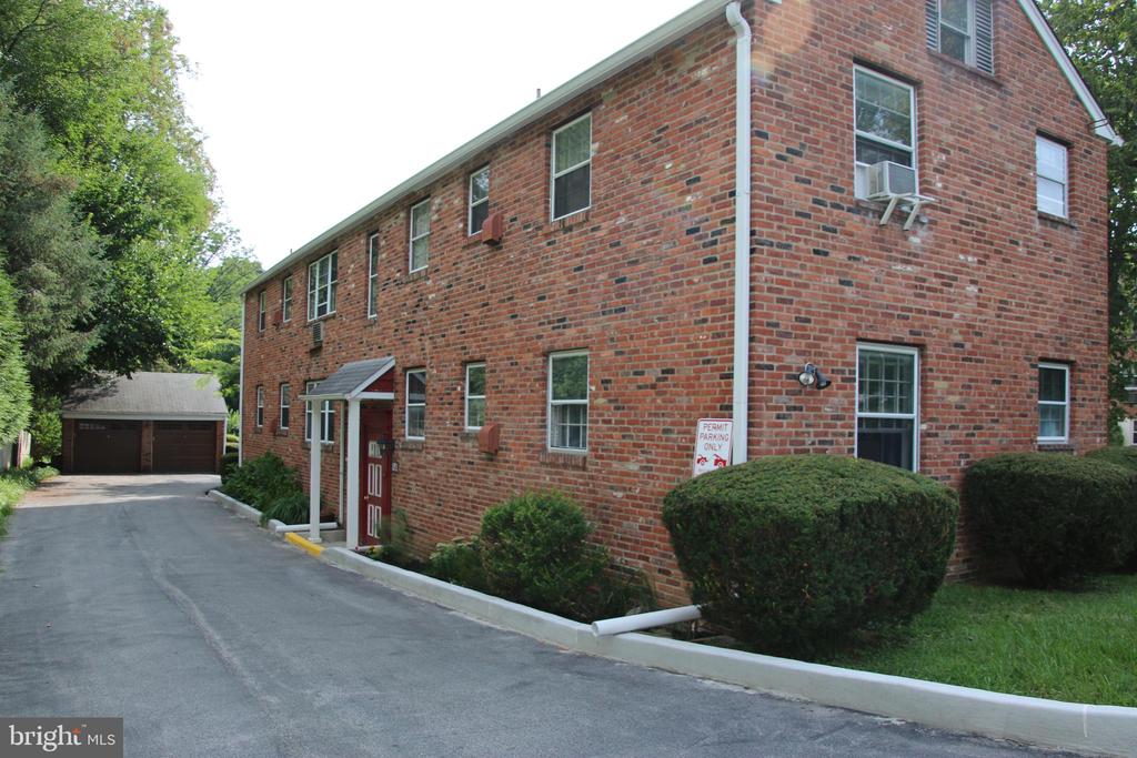 Welcome to this updated, low-maintenance condo with a charming feel, in the heart of the MAIN LINE! Enter this 2nd floor unit into the open living space, which features brand new plush carpet (w/ hardwood underneath waiting to be refinished by next owner), fresh paint, new brushed nickel door knobs and hinges, newer light fixtures and fan, ample natural lighting, and new window shades. The updated, modern kitchen features new hardwood flooring, newer cabinets, stainless steel appliances, new built-in water filtration system in sink, garbage disposal, subway style backsplash, dishwasher and new upgraded electric stovetop burners. The bedroom includes a walk-in closet, new ceiling fans and darkening blinds. The bathroom boasts a granite vanity, as well as new light fixtures and faucets. The spa-like shower includes a  rainfall shower head with spray attachment and custom tile design. The large windows in the front and back provide beautiful views and ample natural lighting.The basement includes a new LG washer & dryer and a locked storage area with shelves.  Last, but not least, this unit includes a convenient parking space and deeded garage with a new garage door that is bluetooth enabled w/ keypad & clicker.
This home is nestled amongst the gorgeous estates and mature trees of Bryn Mawr, and a quick walk to Paoli Thorndale line, downtown Bryn Mawr shops & restaurants, and picturesque Ashbridge Memorial Park (jogger’s paradise). 30 min or less commute to center city. Many universities and prestigious public and private schools close by. Also, a short walk to La Columbe and the Grog. Area locals love to jog and do yoga in Ashbridge Park. Paoli Thorndale / R5 line has Amtrak stops for easy commuting to Harrisburg, NYC, D.C. and beyond. A beautiful home, with amazing views, located right in the heart of the Main Line - schedule a showing today!