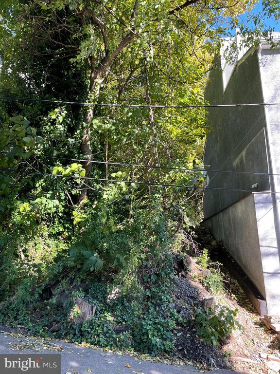 **Multiple Offers received, highest and best due by 4pm Tuesday 11/9**
Vacant Land! Build your Dream Home or Develop your next project in the Manayunk neighborhood! This large lot is 32’ x 70’ (per public records) and zoned RSA5. New construction in the area is ranging from 650k - 1M+. Perched up on the hill, this property overlooks Manayunk and is only a short walk to the heart of the town! Drive by today and submit an offer
