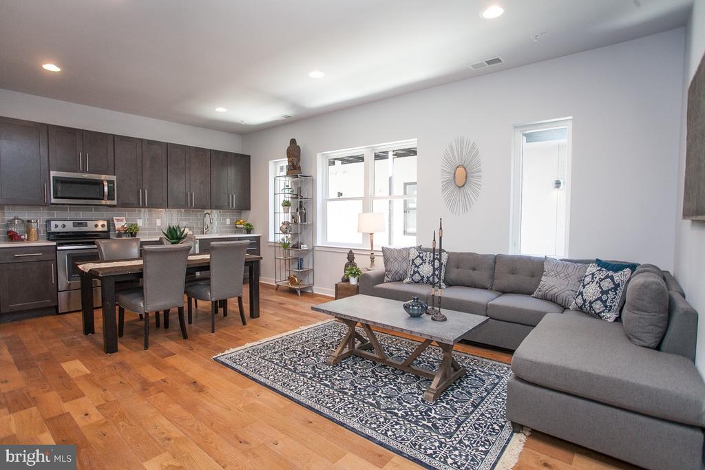 Welcome home to Drexel Arms, featuring rarely offered NEWER CONSTRUCTION! 4 bedroom apartments built in a beautiful brick building walking distance from campus. These units feature hardwoord floors, beautiful fully equipped kitchens, luxurious bathrooms, and so much more! Your family and friends will definitely be impressed by your new home (parent-approved!). Fully-furnished upon request. Gather your roommates and contact us today for your chance to live in these beautiful newer apartments! Photos of similar units.