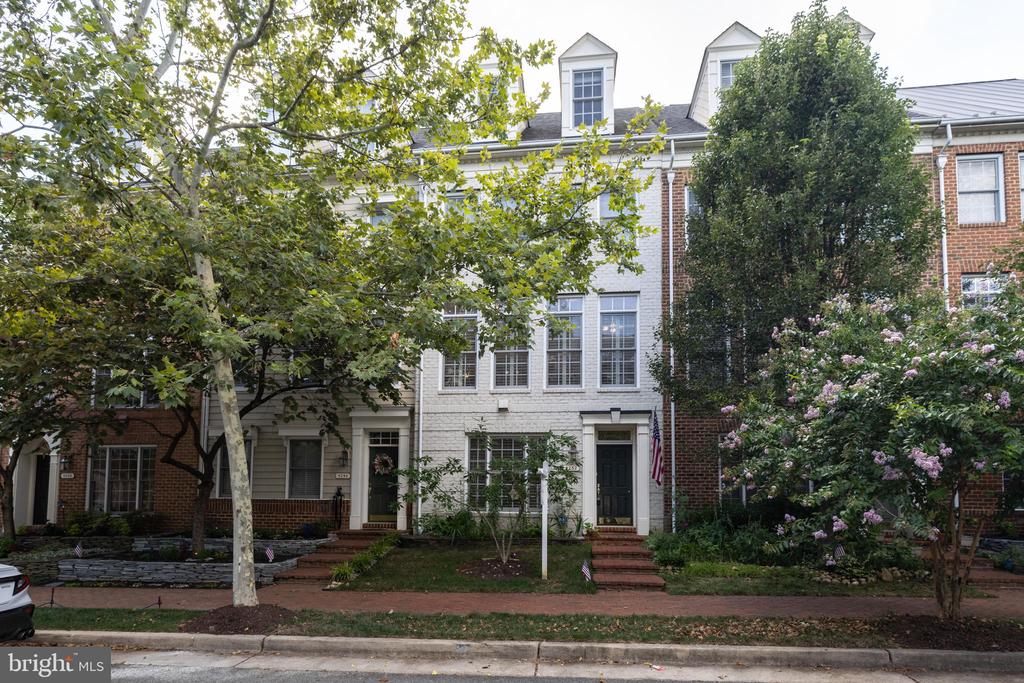 Located in desirable Cameron Station community, this Braddock model town home is sure to please.  Enjoy Hardwood floors, gorgeous plantation shutters, SS appliances, granite counters,  and much more. Sun filled and an open floor plan, this home is perfect for entertaining or relaxing.  Both HVAC's have been replaced in the past 2 years, New hot water heater, New dishwasher, New washer and dryer!! Want outdoors space, fire up the grill on the balcony off living room. Need a large garage, this home has it for you.  Close to all the Community Amenities include Pool, Gym, Parks, Plus more! Easy commute to DC, OT, Pentagon, Crystal city!!